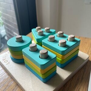 Lovevery Sort and Stack Peg Puzzle